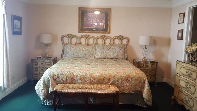 Edgewater Inn