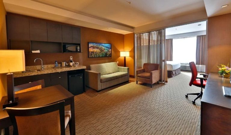 Edmonton Hotel & Convention Centre
