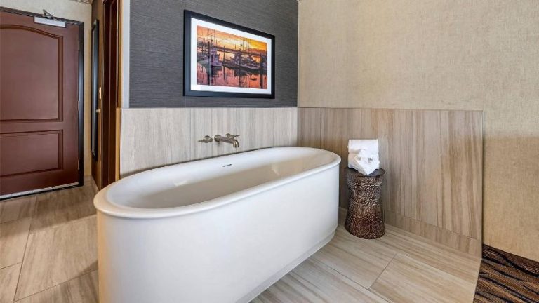 Elizabeth Oceanfront Suites