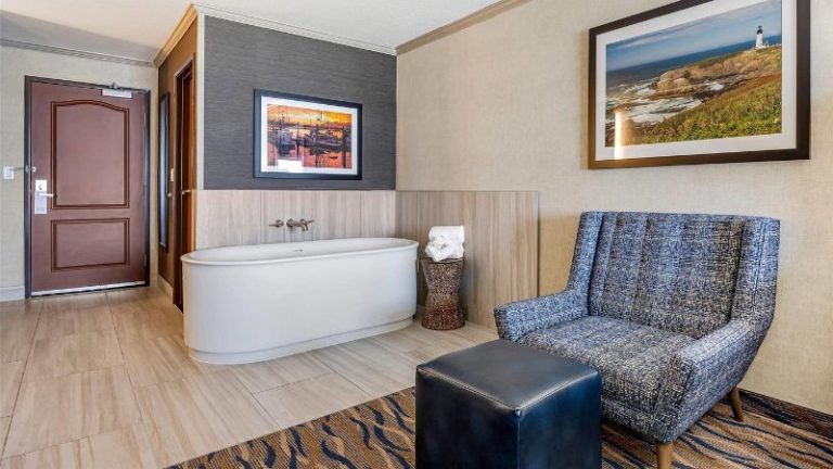Elizabeth Oceanfront Suites