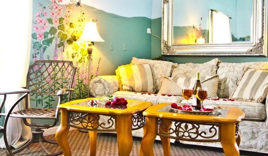 Elk Forge Bed & Breakfast Inn, room with private jacuzzi, photo 5
