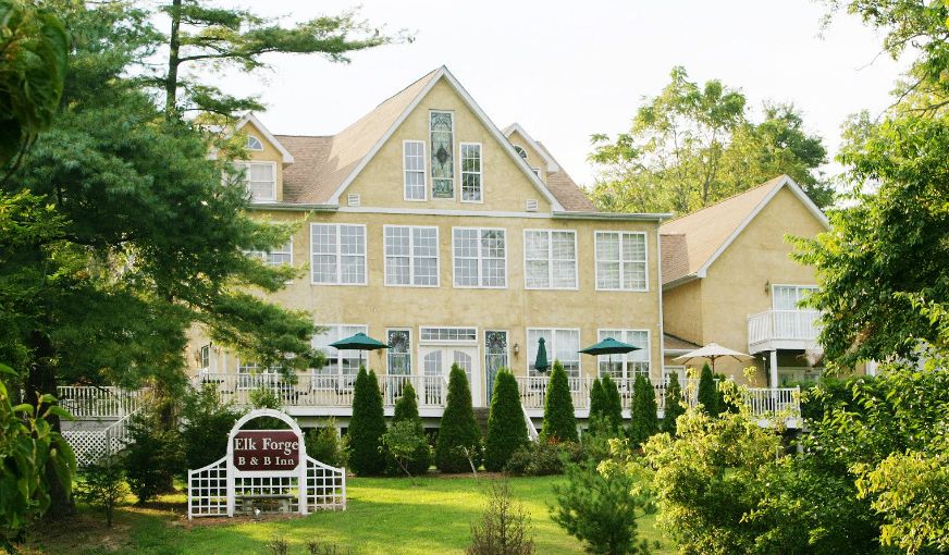 Elk Forge Bed & Breakfast Inn, room with private jacuzzi, photo 6
