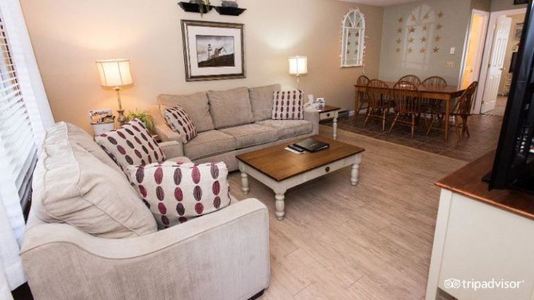 Elmwood Resort Hotel