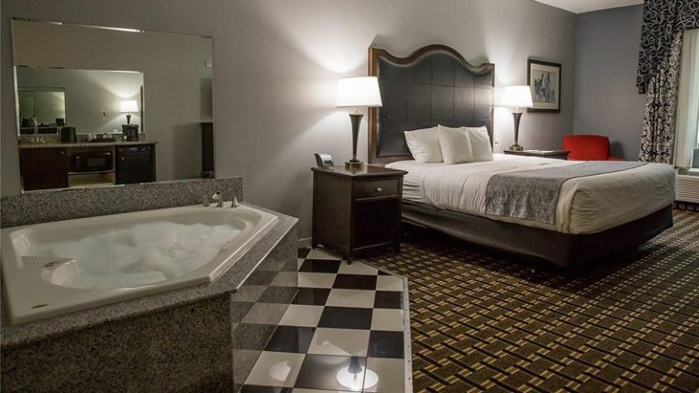 Evangeline Downs Hotel, Ascend Hotel Collection