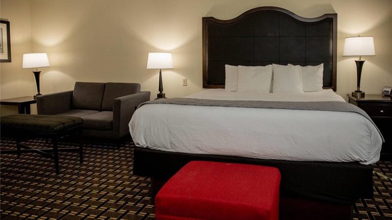 Evangeline Downs Hotel, Ascend Hotel Collection