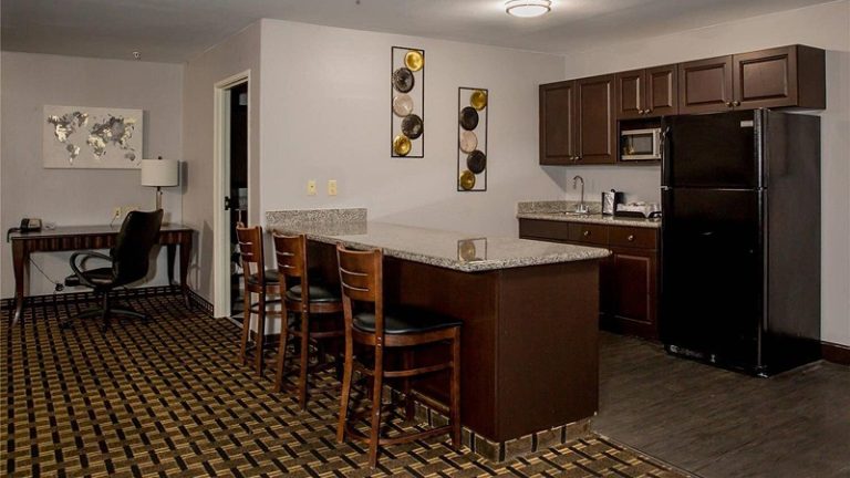 Evangeline Downs Hotel, Ascend Hotel Collection