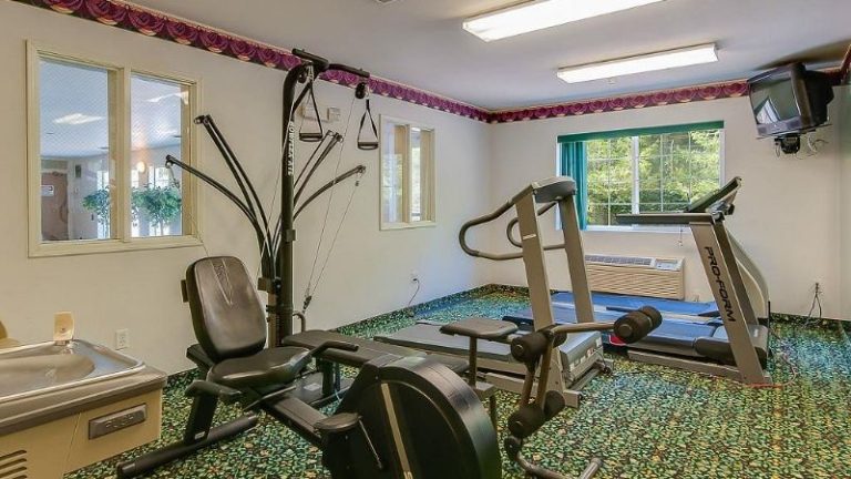 FairBridge Inn & Suites Dupont