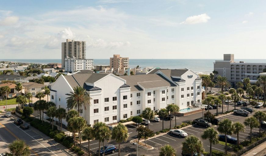 Fairfield Inn & Suites by Marriott Jacksonville Beach, room with private jacuzzi, photo 8