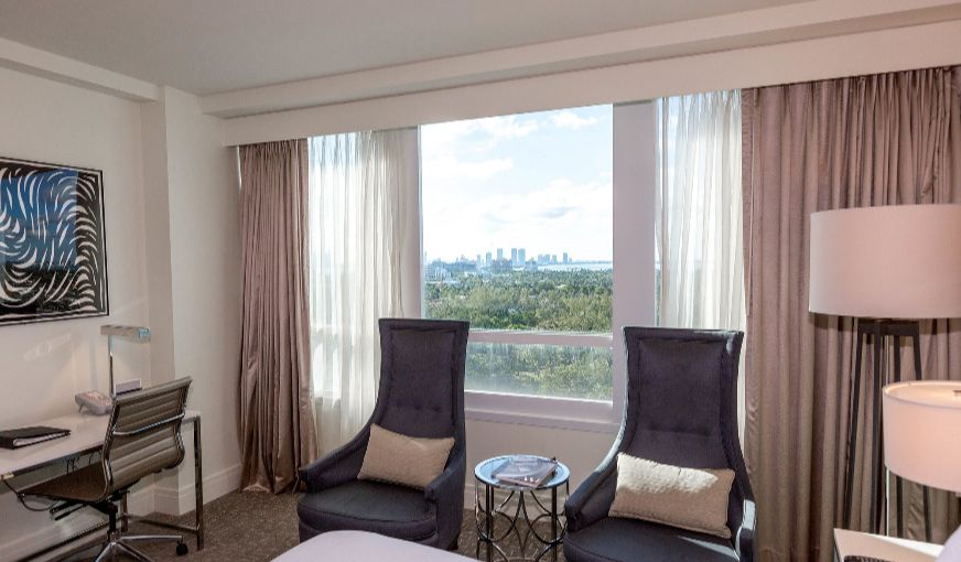 Fontainebleau Miami Beach, room with private jacuzzi, photo 4