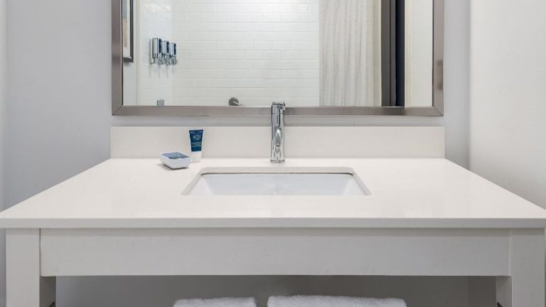 Four Points By Sheraton Huntsville Airport