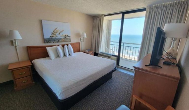 Four Sails Resort