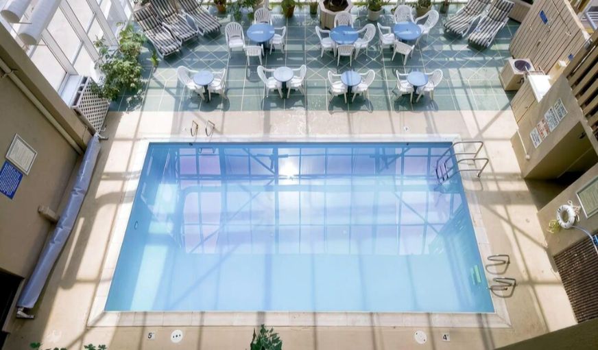 Four Sails Resort, room with private jacuzzi, photo 8