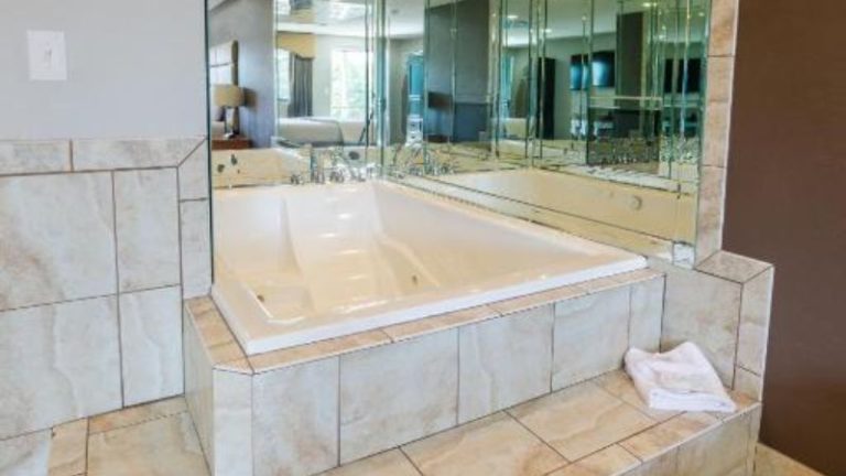 Gadsden Inn & Suites