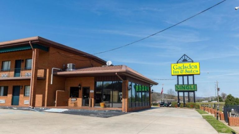 Gadsden Inn & Suites