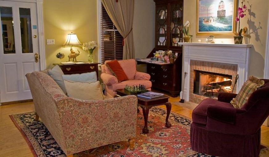 George Brooks House B&B, room with private jacuzzi, photo 3