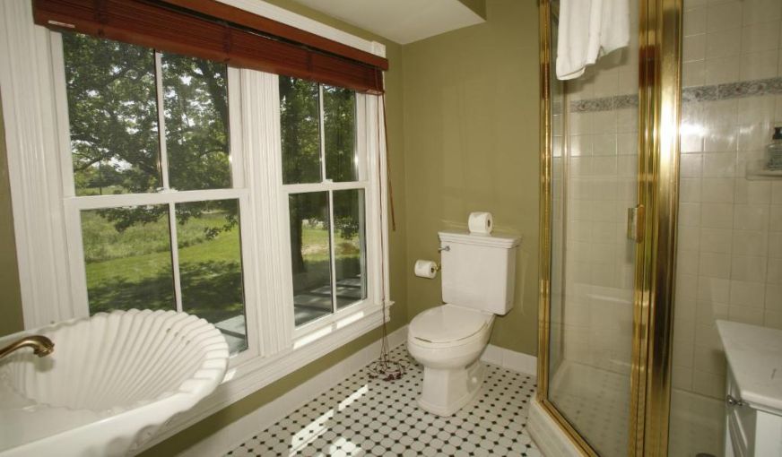 George Brooks House B&B, room with private jacuzzi, photo 4