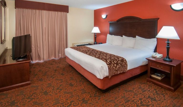 Governors Suites Hotel