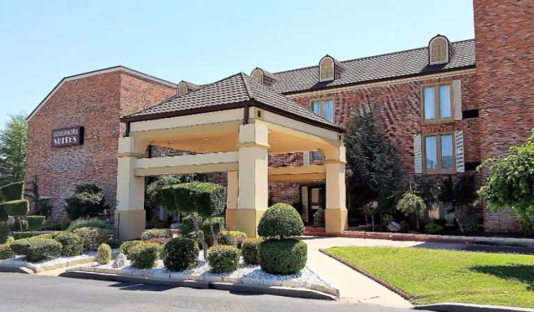 Governors Suites Hotel