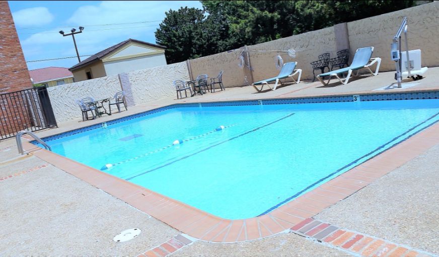 Governors Suites Hotel, room with private jacuzzi, photo 6