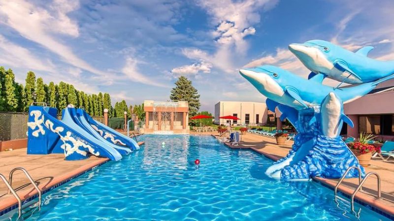 Grand Marquis Waterpark Hotel & Suites, room with private jacuzzi, photo 7