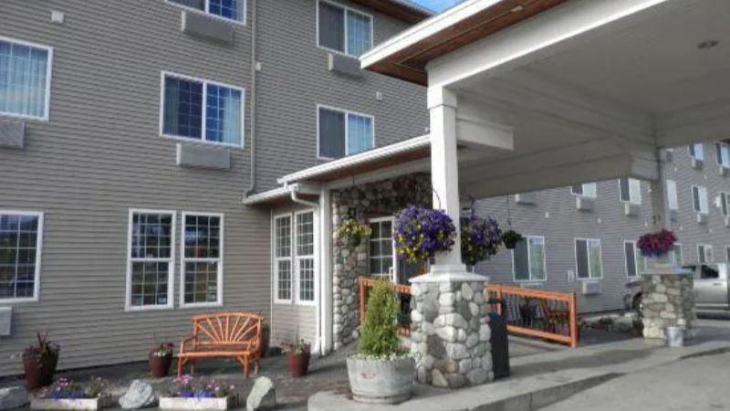 Grand View Inn & Suites, room with private jacuzzi, photo 8