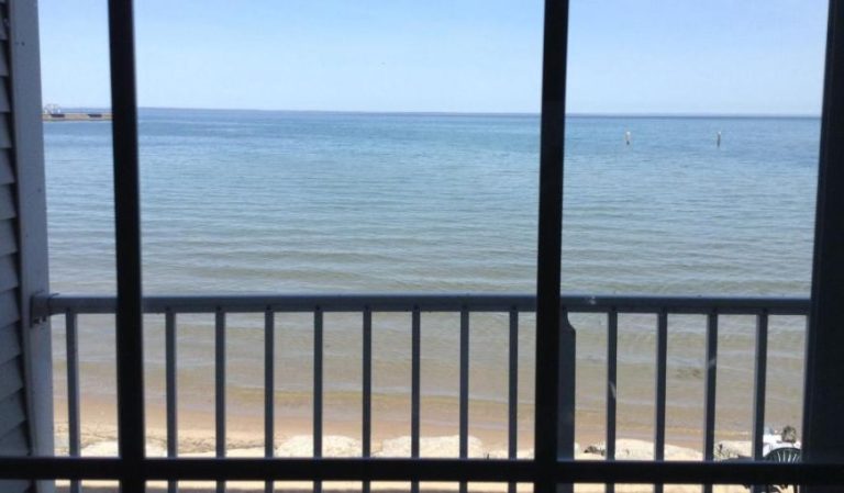 Hamilton Inn Select Beachfront