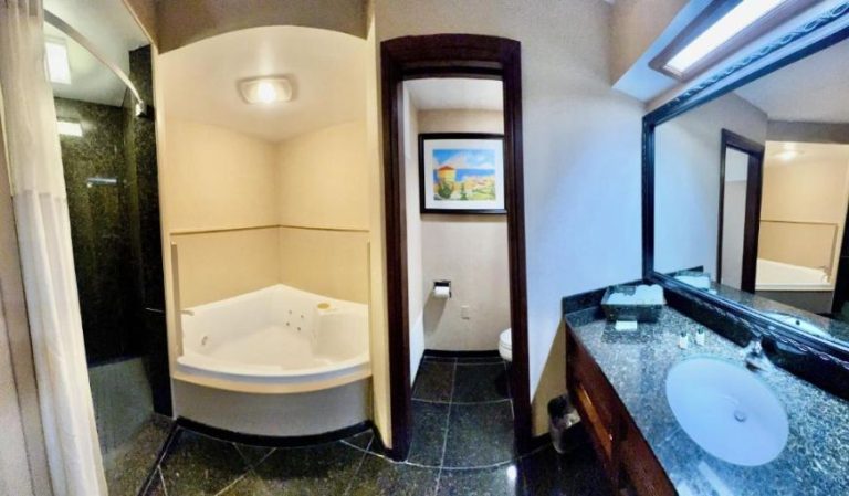 Hamilton Inn Select Beachfront