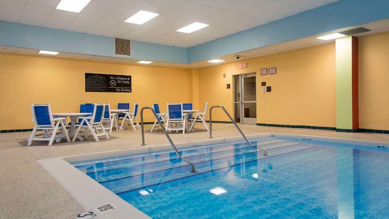 Hampton Inn Grand Rapids-South, room with private jacuzzi, photo 6