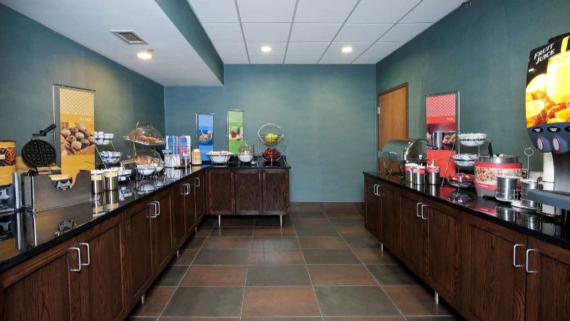 Hampton Inn Grand Rapids-South, room with private jacuzzi, photo 7