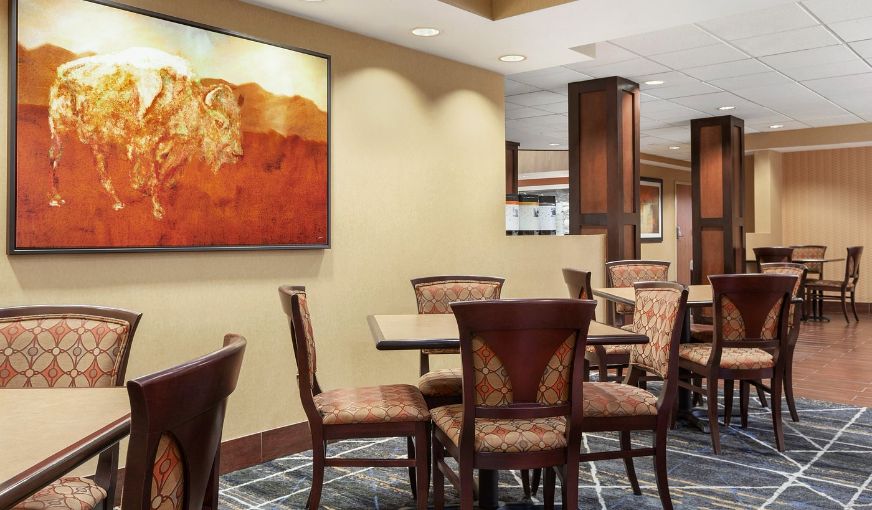 Hampton Inn Oklahoma City-I-40 E, room with private jacuzzi, photo 8