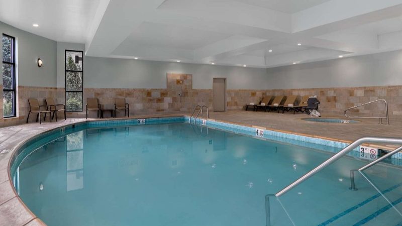 Hampton Inn & Suites Billings West I-90, room with private jacuzzi, photo 6