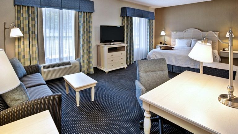 Hampton Inn & Suites Cape Cod-West Yarmouth