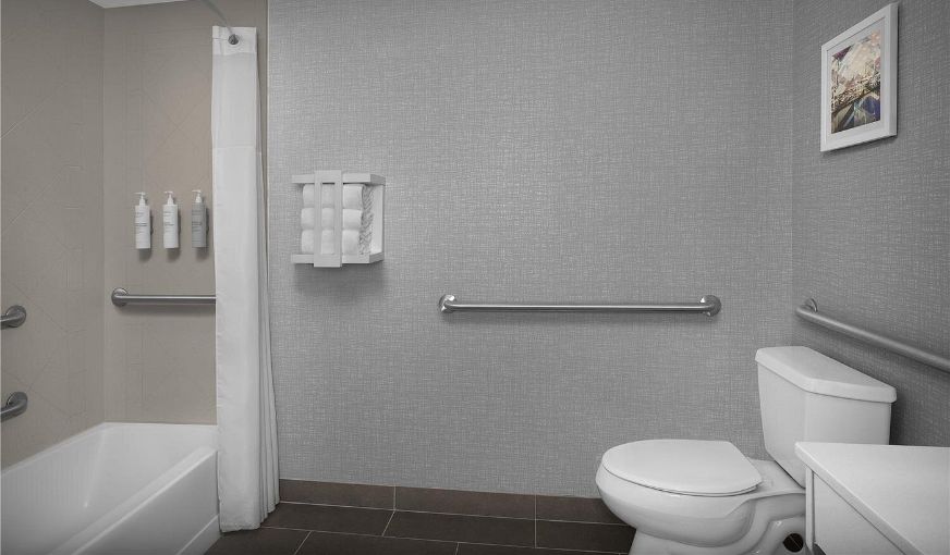 Hampton Inn & Suites Jacksonville South – Bartram Park, room with private jacuzzi, photo 3