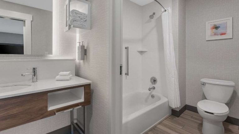 Hampton Inn & Suites Lincoln – Northeast I-80