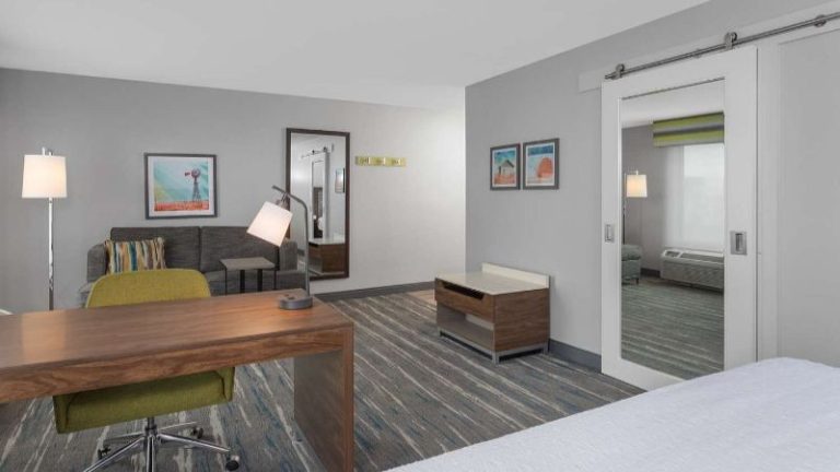 Hampton Inn & Suites Lincoln – Northeast I-80