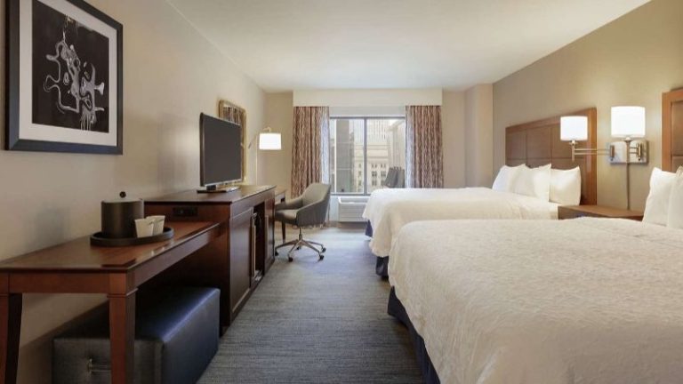 Hampton Inn & Suites Nashville-Downtown