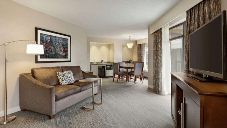 Hampton Inn & Suites Nashville-Downtown