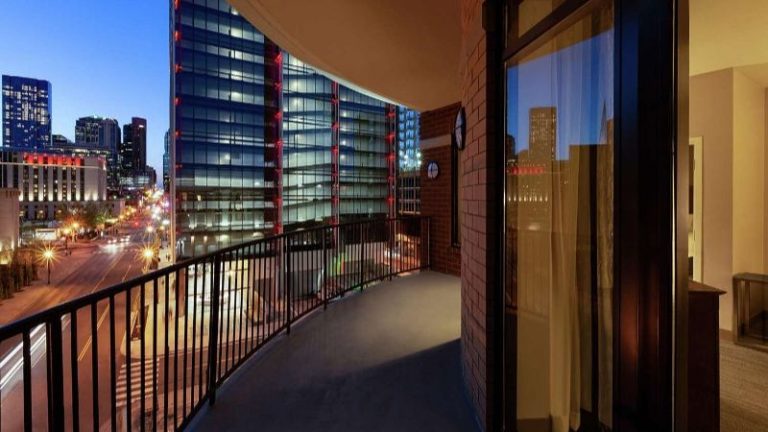 Hampton Inn & Suites Nashville-Downtown