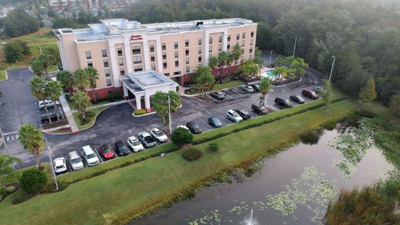 Hampton Inn & Suites Tampa-Wesley Chapel, room with private jacuzzi, photo 4