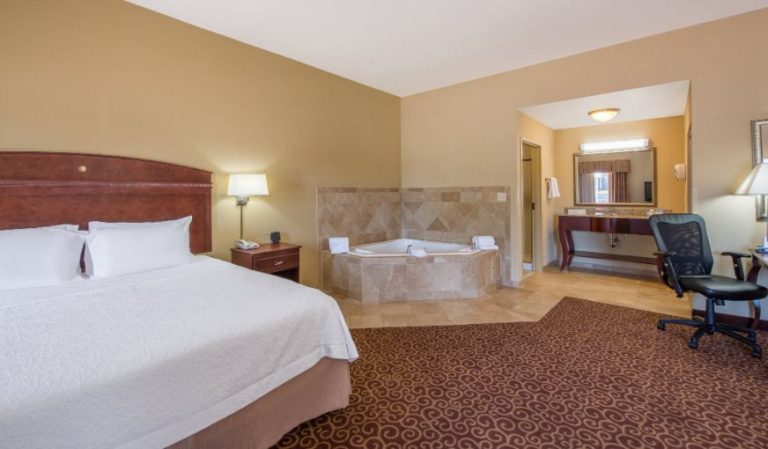 Hampton Inn & Suites