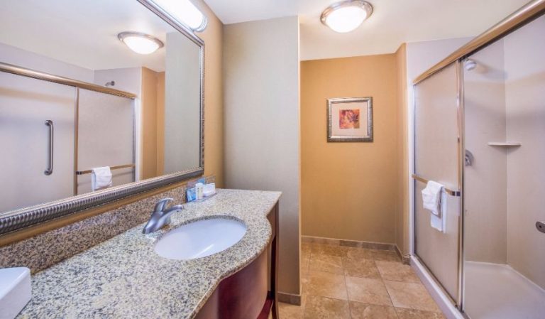Hampton Inn & Suites