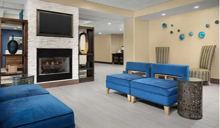 Hampton Inn Syracuse Clay, room with private jacuzzi, photo 6