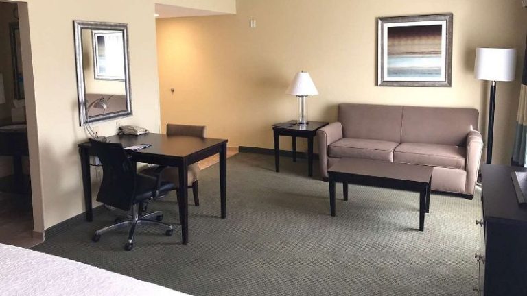 Hampton Inn and Suites Austin – Lakeway