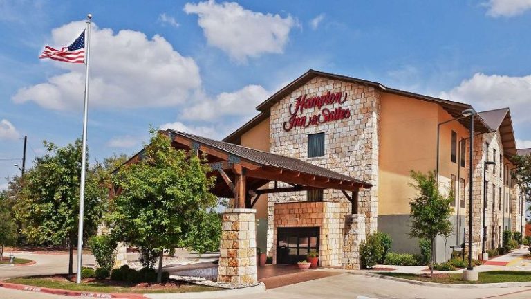Hampton Inn and Suites Austin – Lakeway