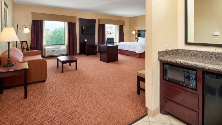 Hampton Inn & Suites Austin South Buda