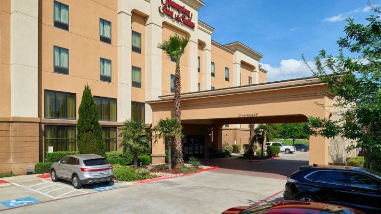 Hampton Inn & Suites Austin South Buda