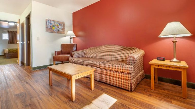 Harmony Inn & Suites