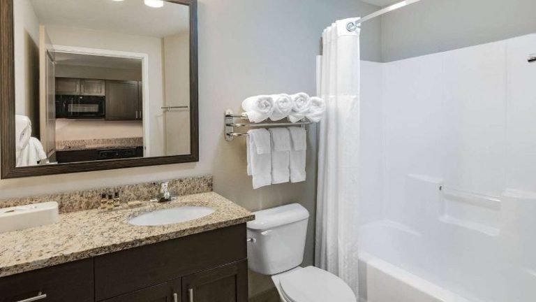 Hawthorn Suites by Wyndham Dickinson
