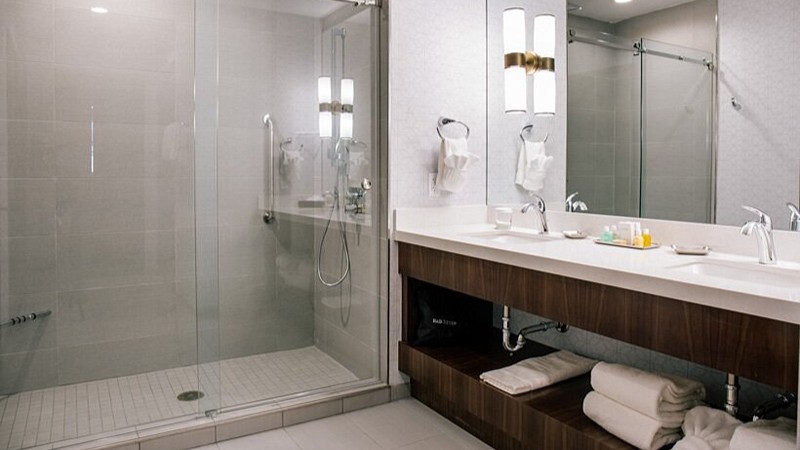 Haywood Park Hotel, Ascend Hotel Collection, room with private jacuzzi, photo 3