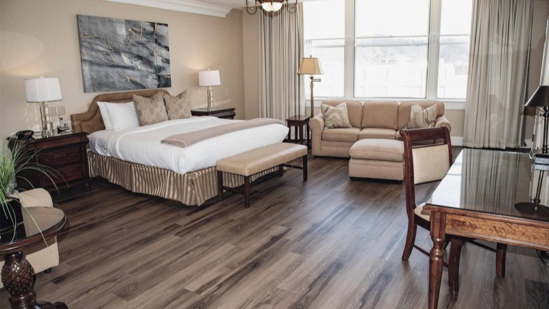 Haywood Park Hotel, Ascend Hotel Collection, room with private jacuzzi, photo 4